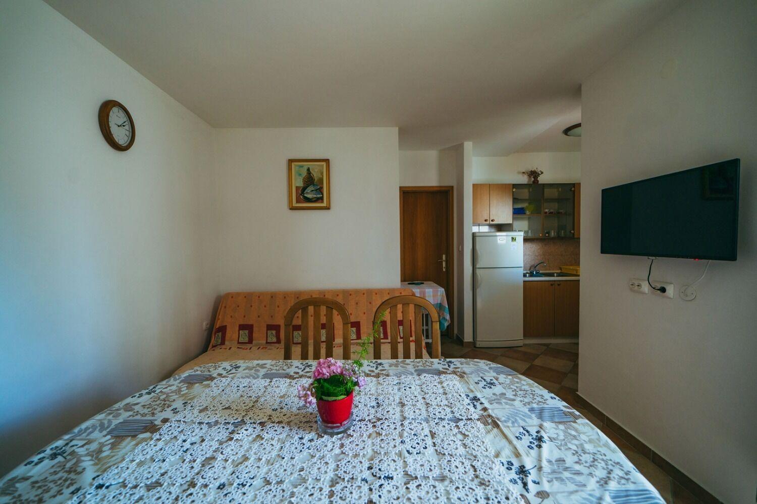 Apartments Lovre - Close To The Sea Brela Exterior photo