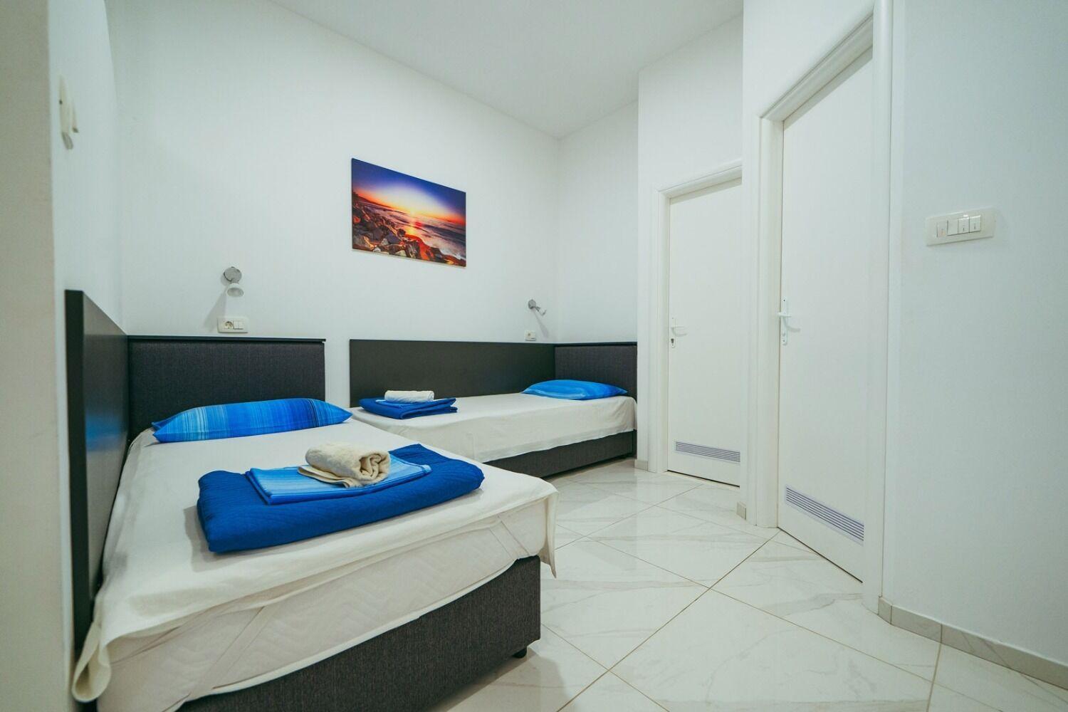 Apartments Lovre - Close To The Sea Brela Exterior photo