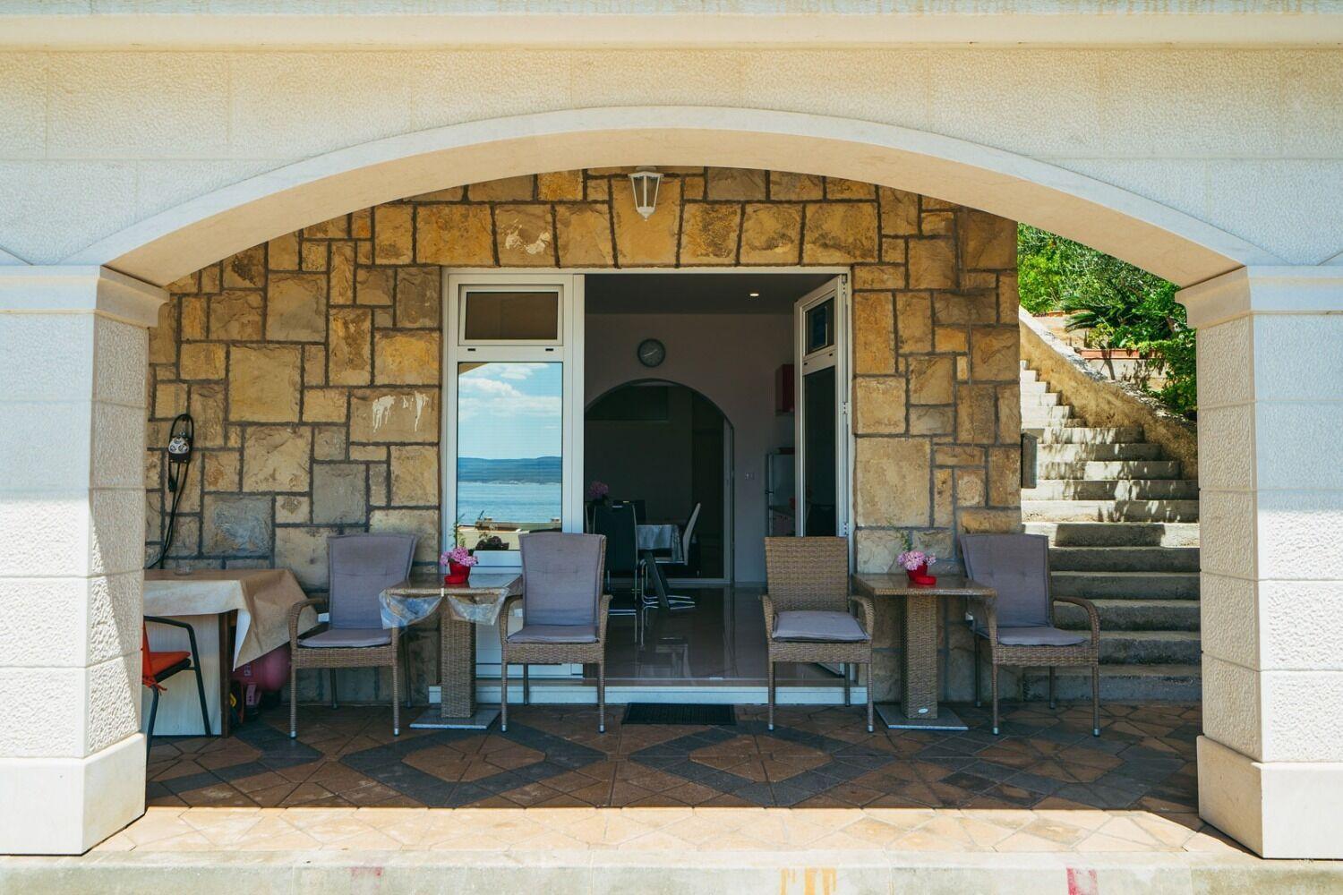 Apartments Lovre - Close To The Sea Brela Exterior photo